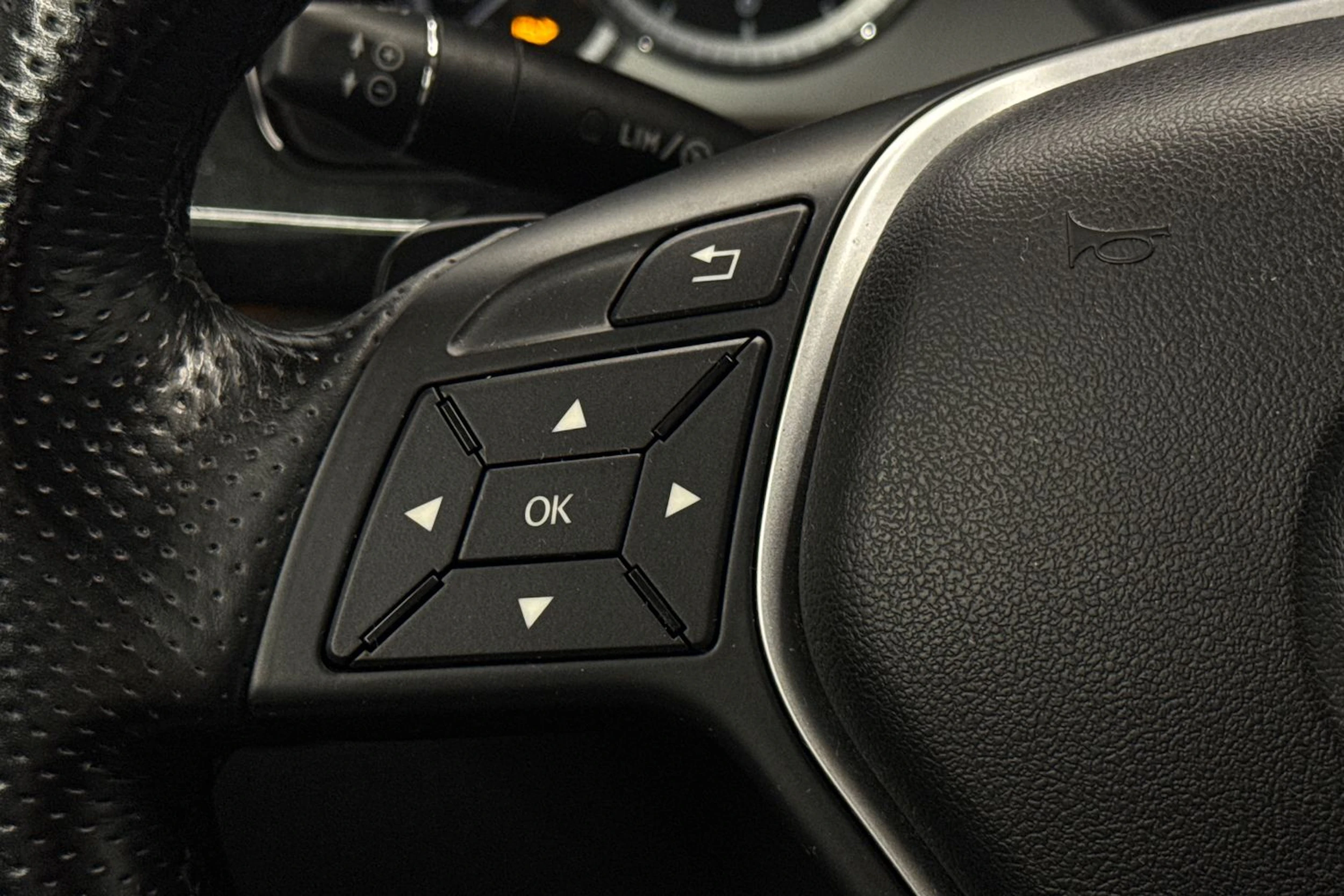 ruskea (beige) Mercedes-Benz E 2012 kuva 23.