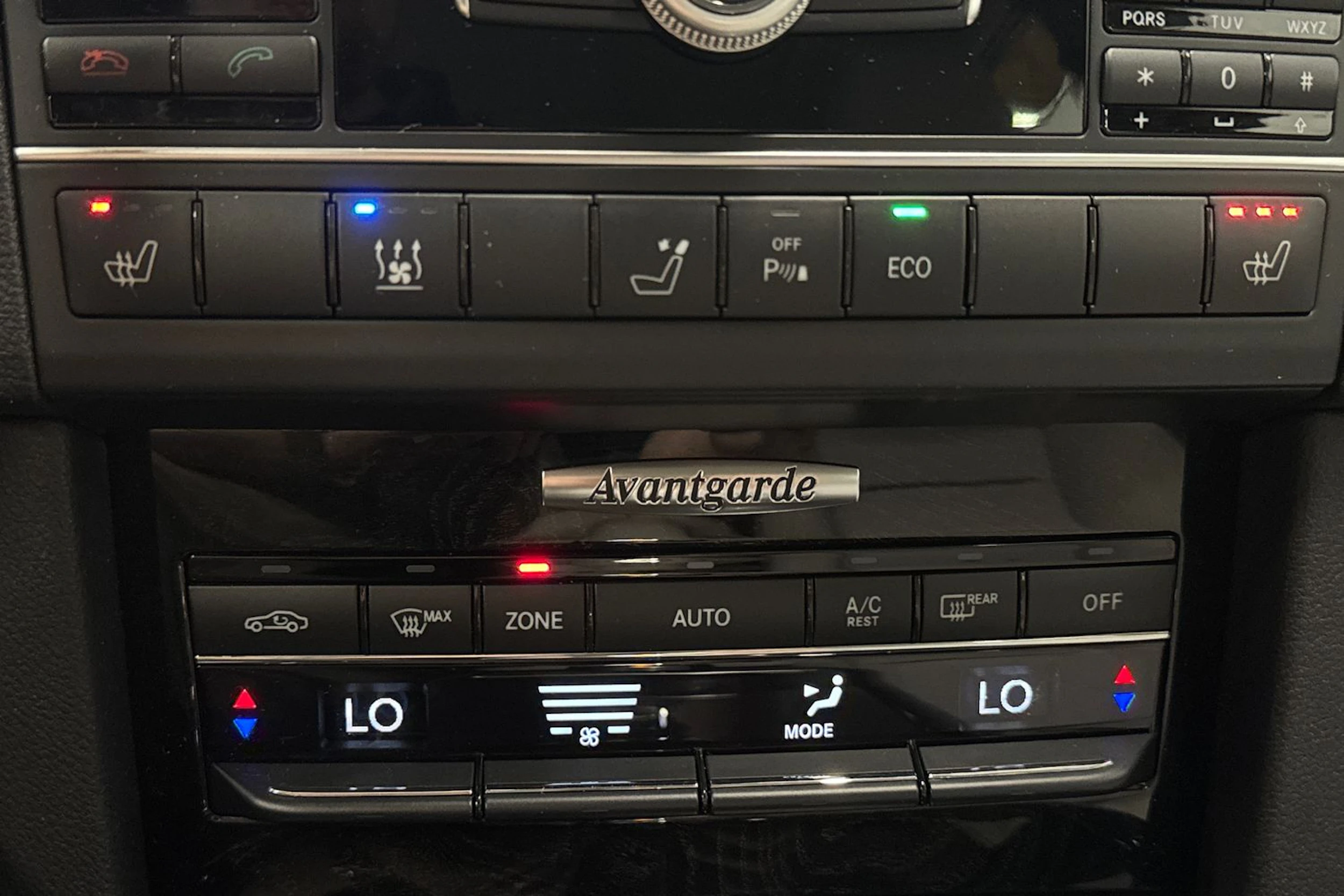 ruskea (beige) Mercedes-Benz E 2012 kuva 25.