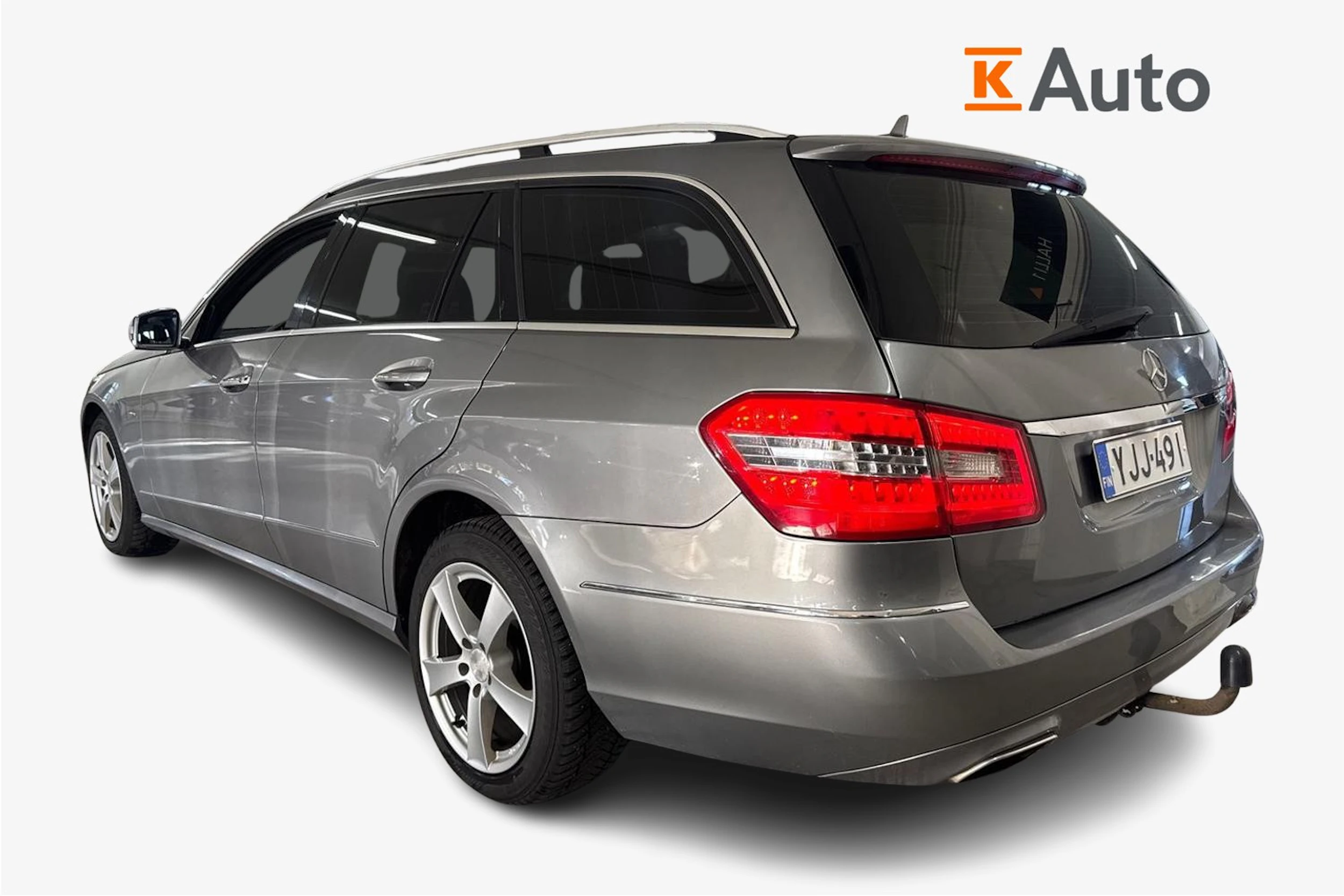 Harmaa Mercedes-Benz E 2012 kuva 2.