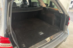 Harmaa Mercedes-Benz E 2012 kuva 16.