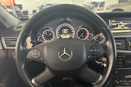 Harmaa Mercedes-Benz E 2012 kuva 25.