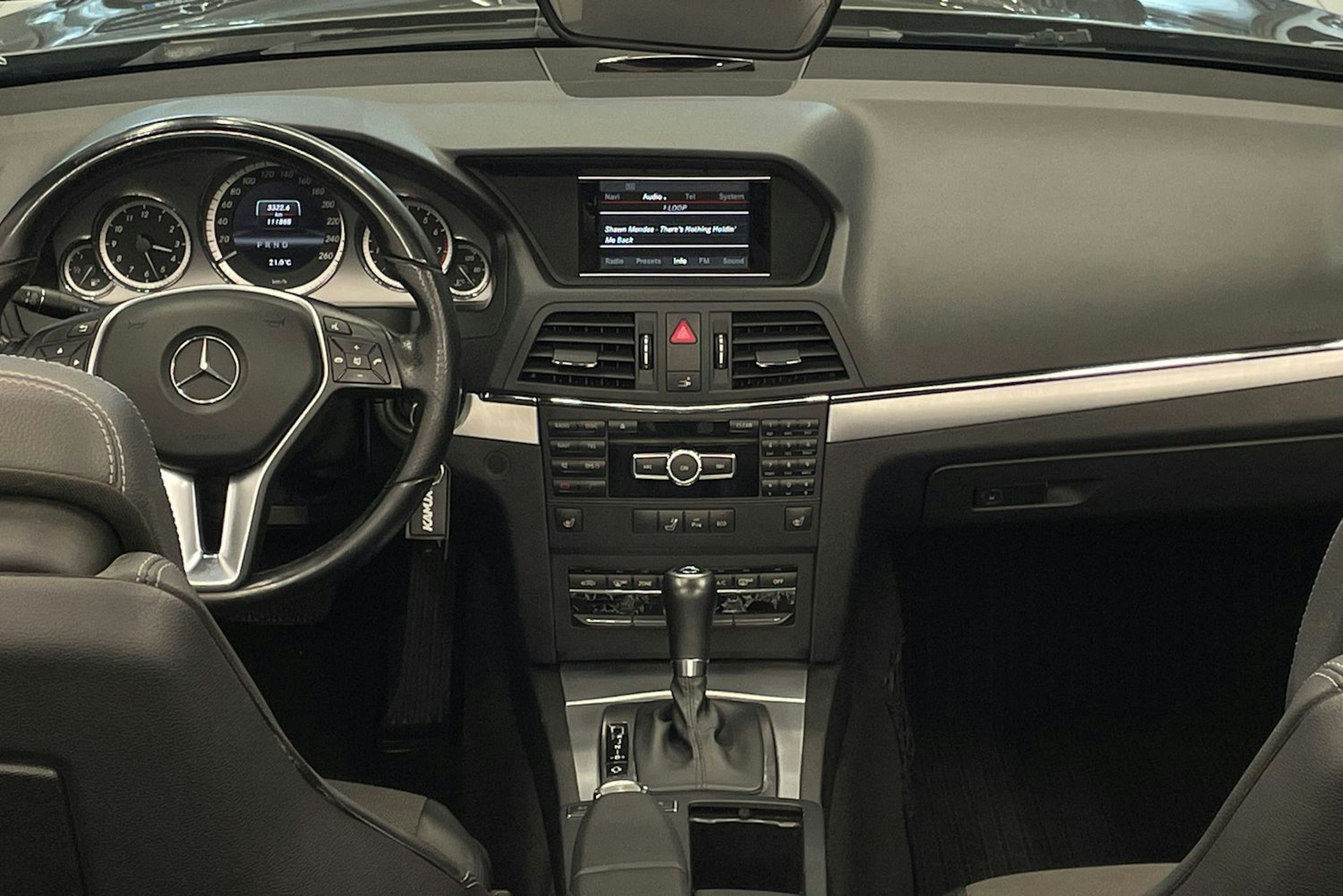 Harmaa Mercedes-Benz E 2012 kuva 7.