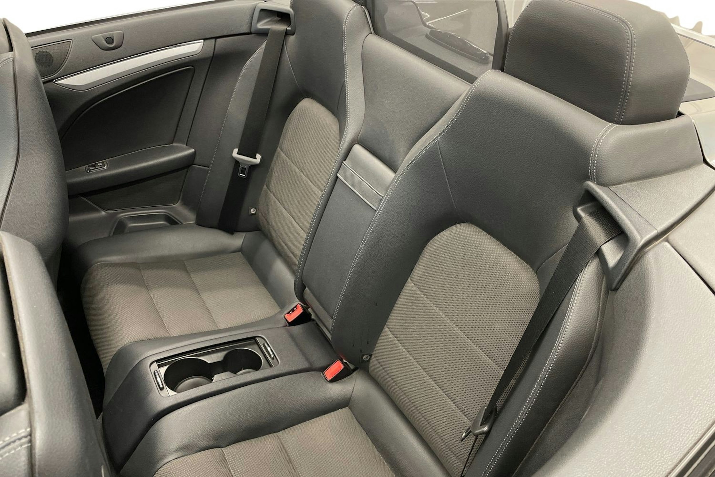 Harmaa Mercedes-Benz E 2012 kuva 8.