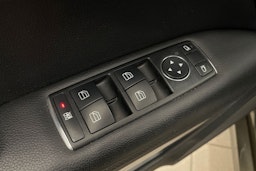 Harmaa Mercedes-Benz E 2012 kuva 11.