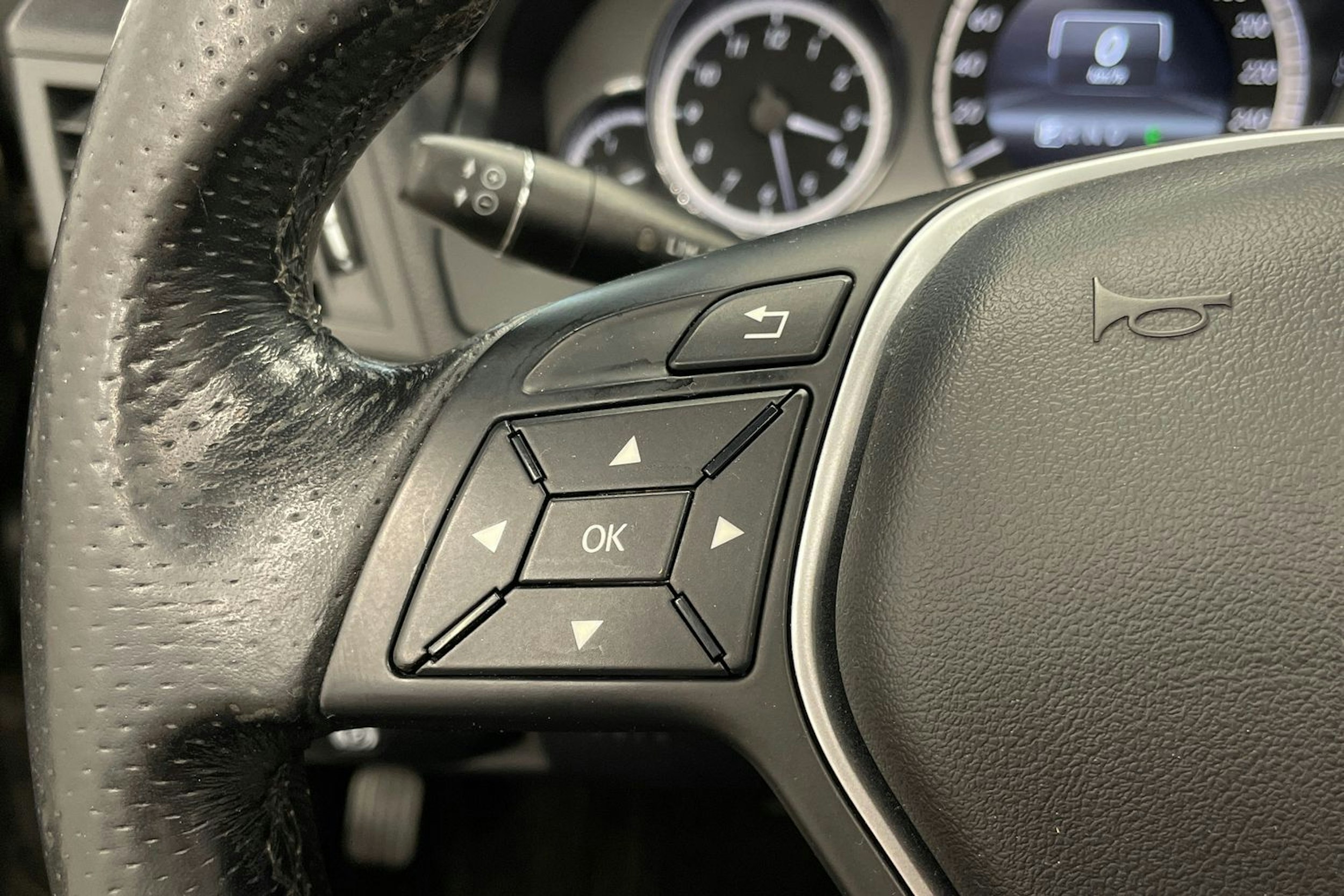 Harmaa Mercedes-Benz E 2012 kuva 14.