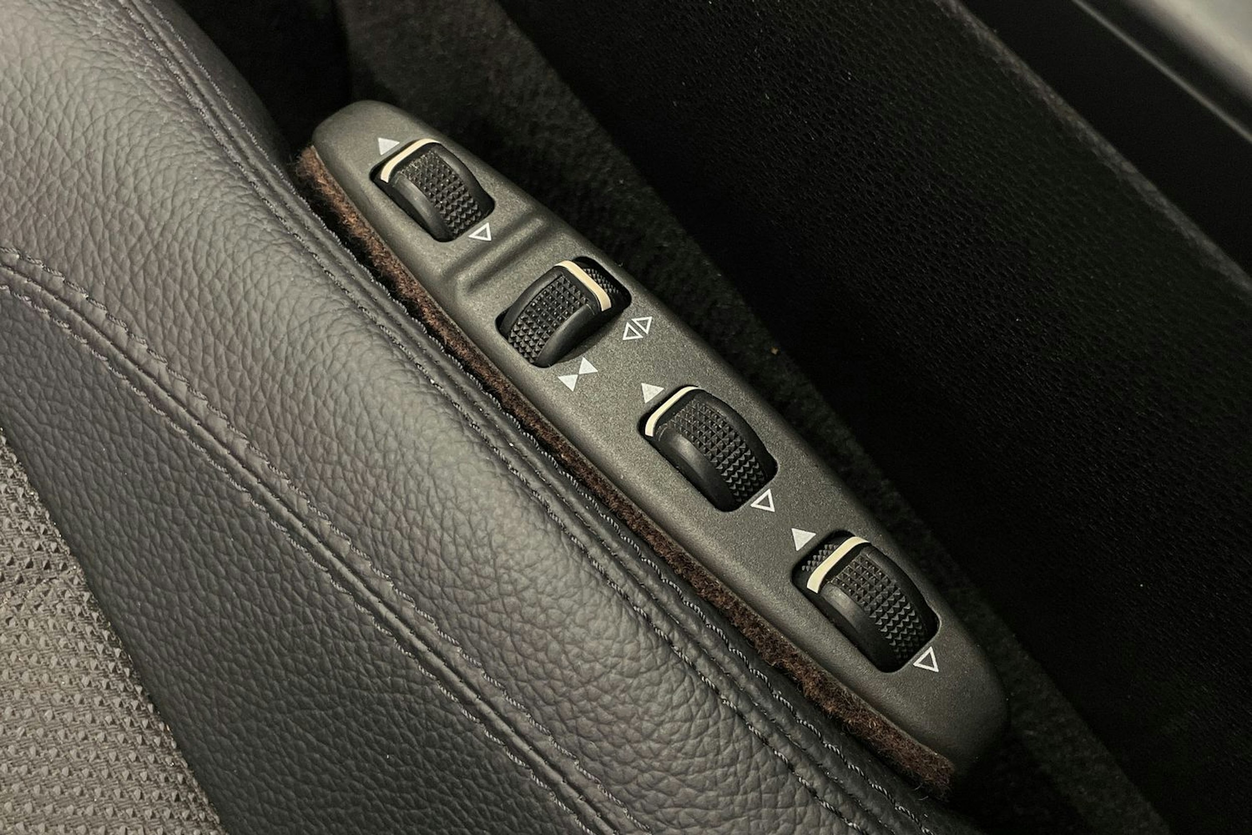 Harmaa Mercedes-Benz E 2012 kuva 18.