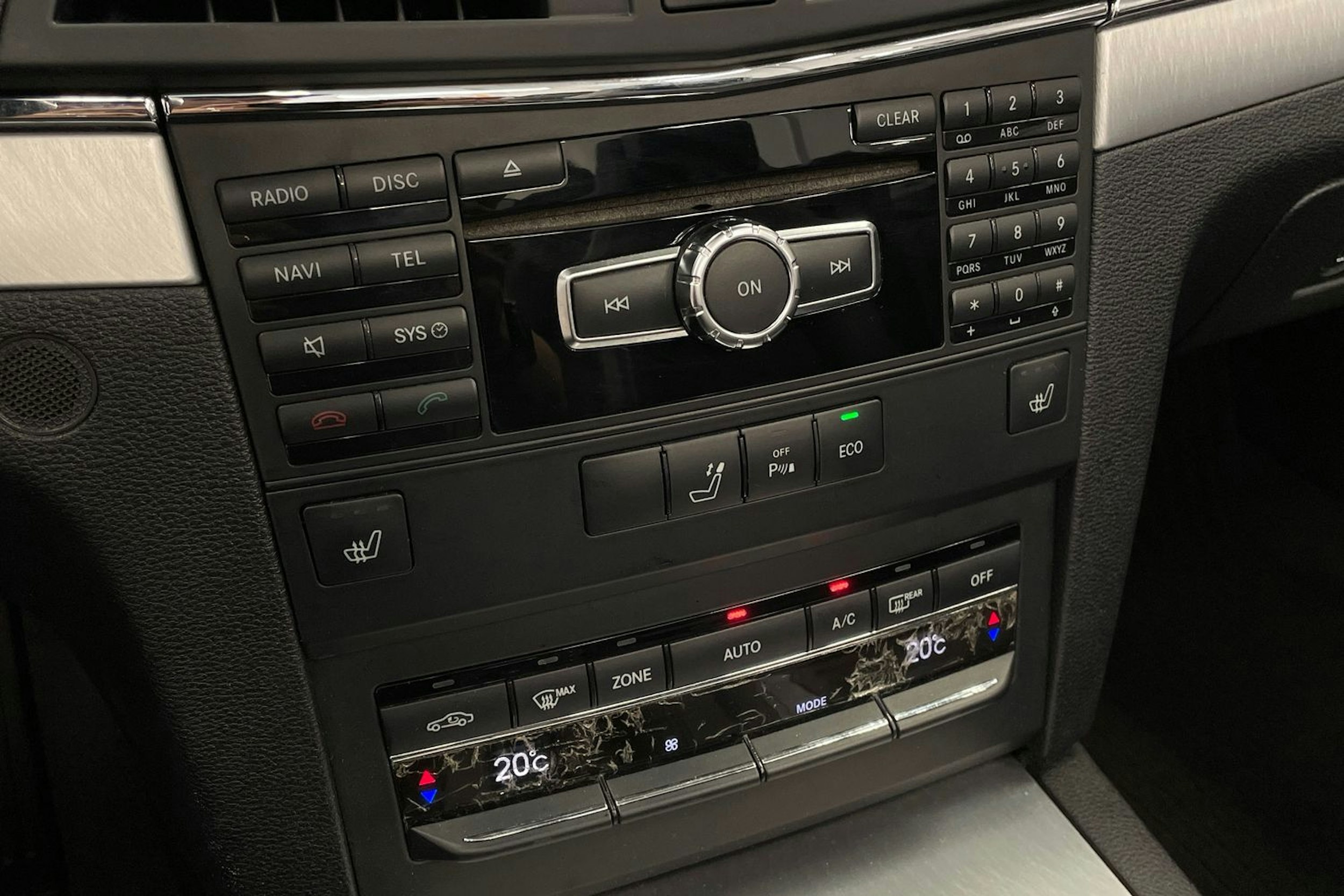 Harmaa Mercedes-Benz E 2012 kuva 19.