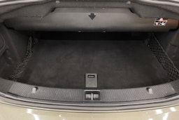 Harmaa Mercedes-Benz E 2012 kuva 23.