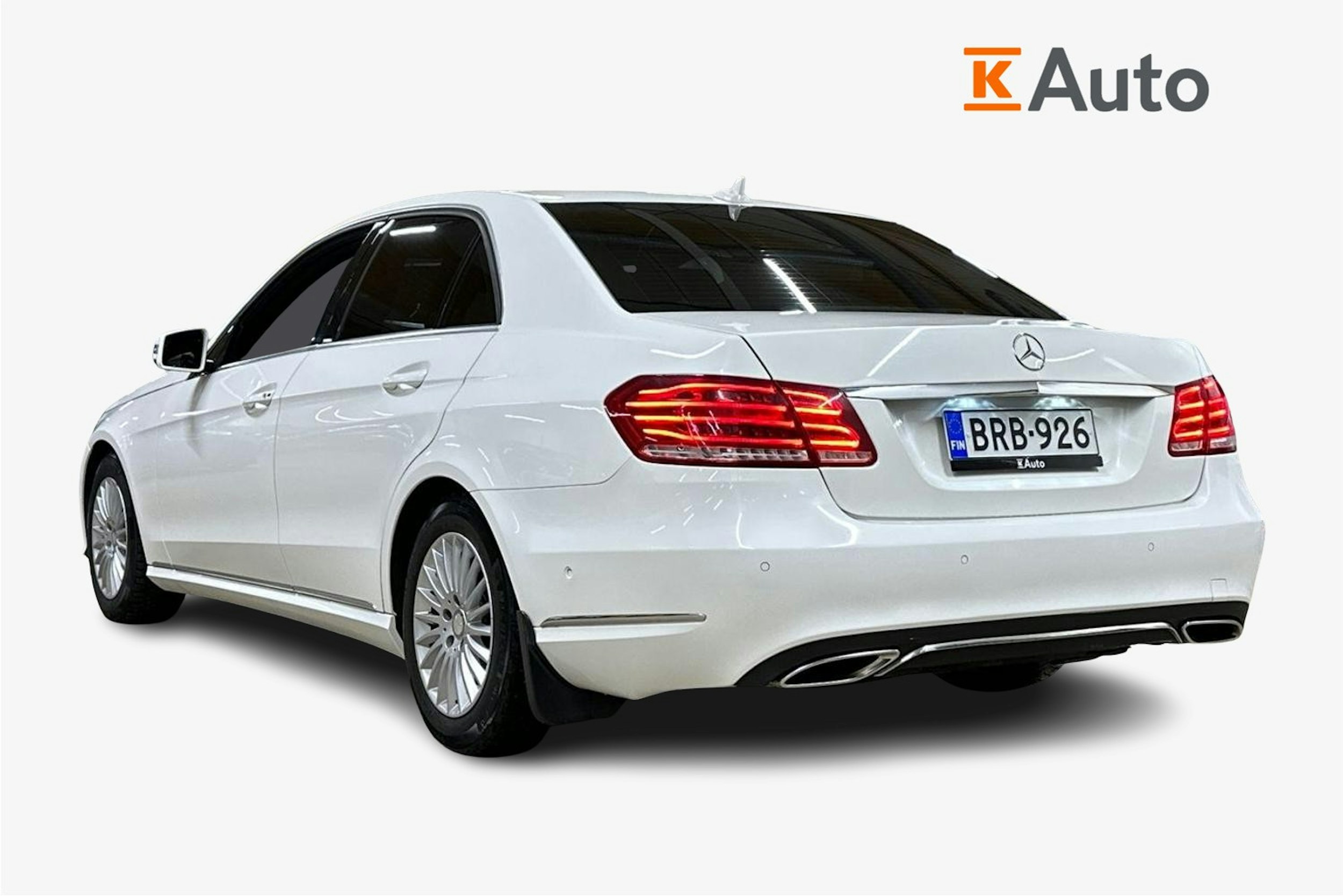 valkoinen Mercedes-Benz E 2013 kuva 2.