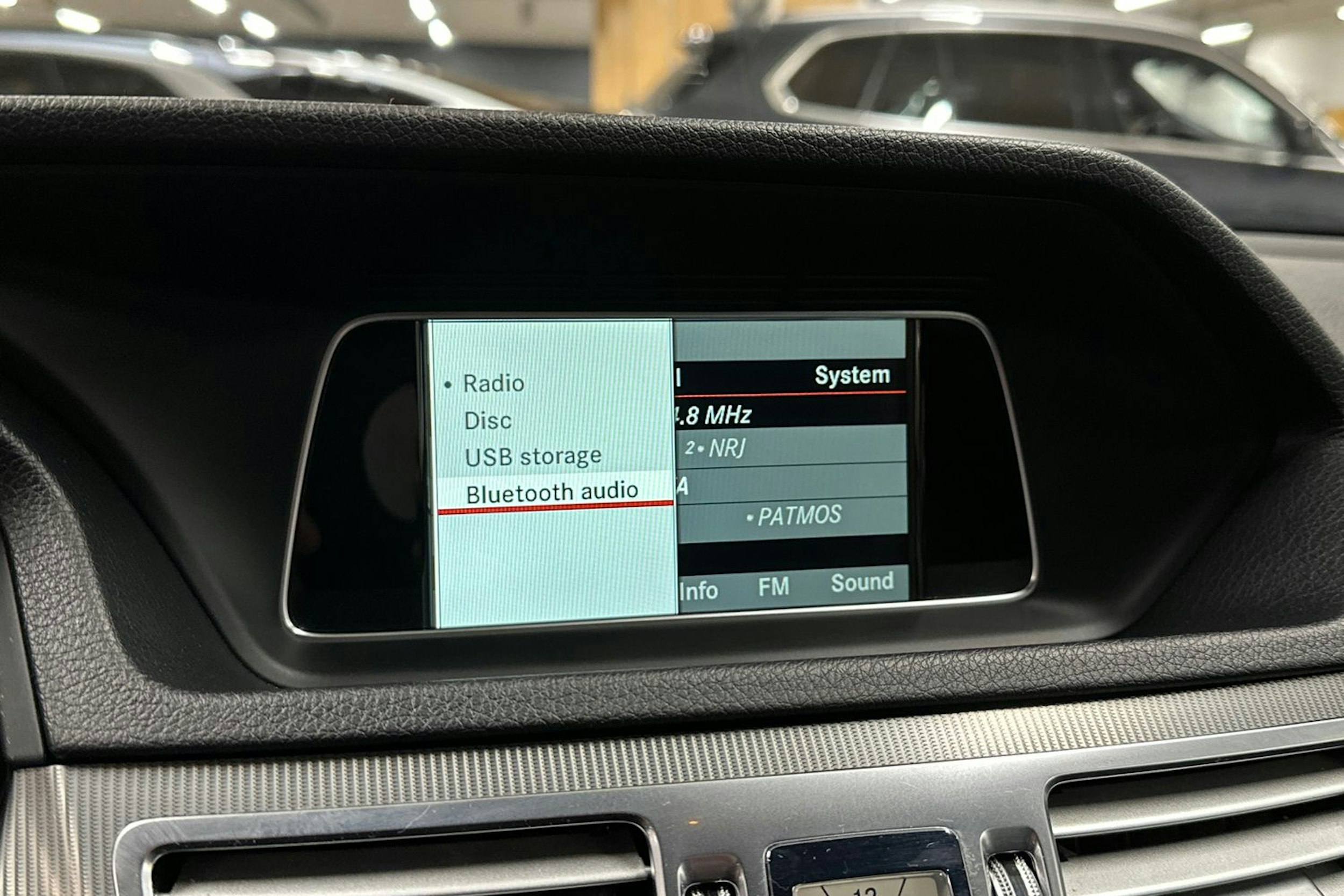 valkoinen Mercedes-Benz E 2013 kuva 16.