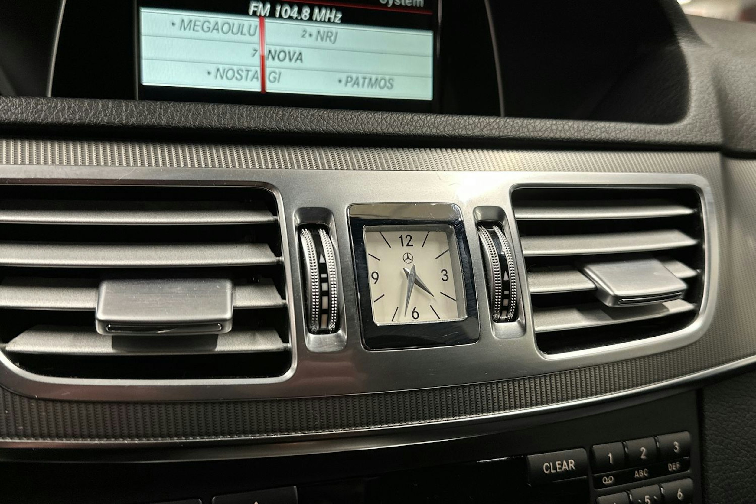 valkoinen Mercedes-Benz E 2013 kuva 17.