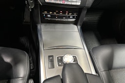 valkoinen Mercedes-Benz E 2013 kuva 20.