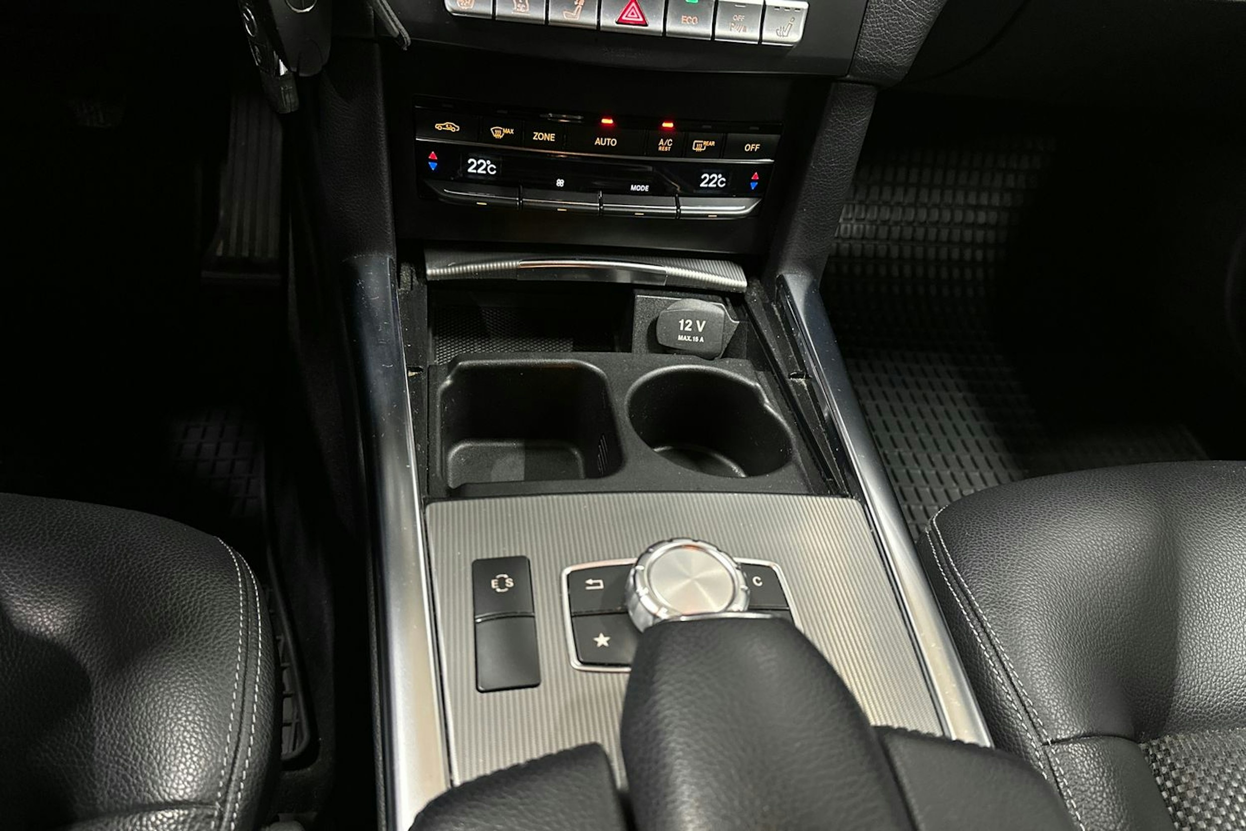 valkoinen Mercedes-Benz E 2013 kuva 21.