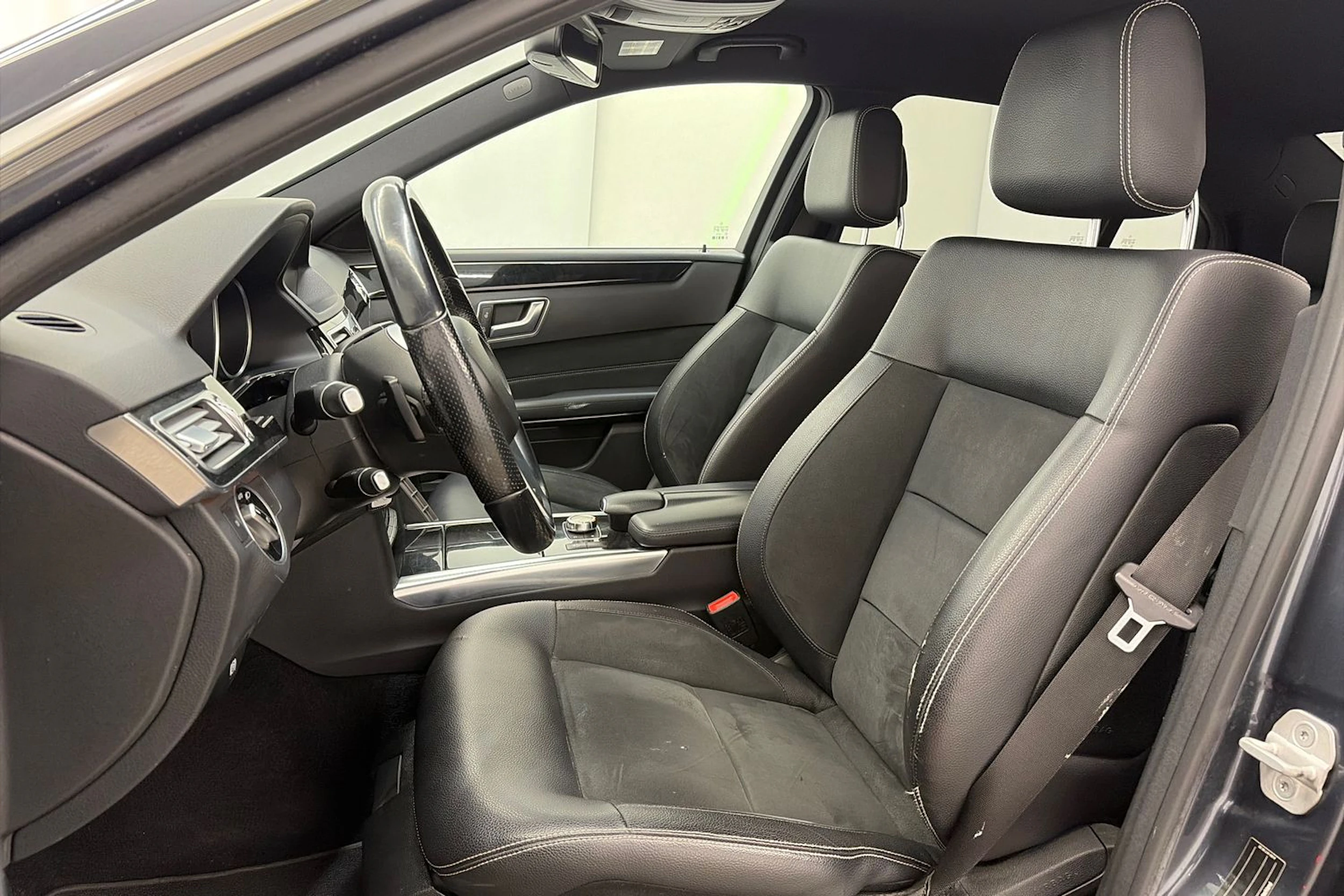 harmaa Mercedes-Benz E 2013 kuva 12.