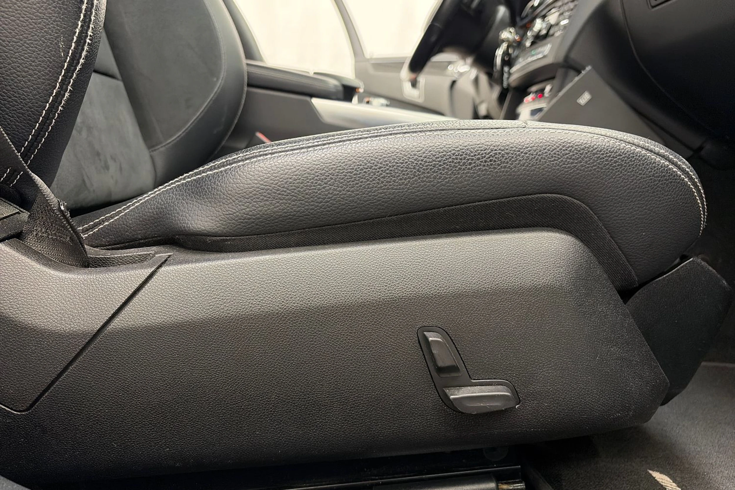 harmaa Mercedes-Benz E 2013 kuva 14.