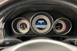 harmaa Mercedes-Benz E 2013 kuva 15.