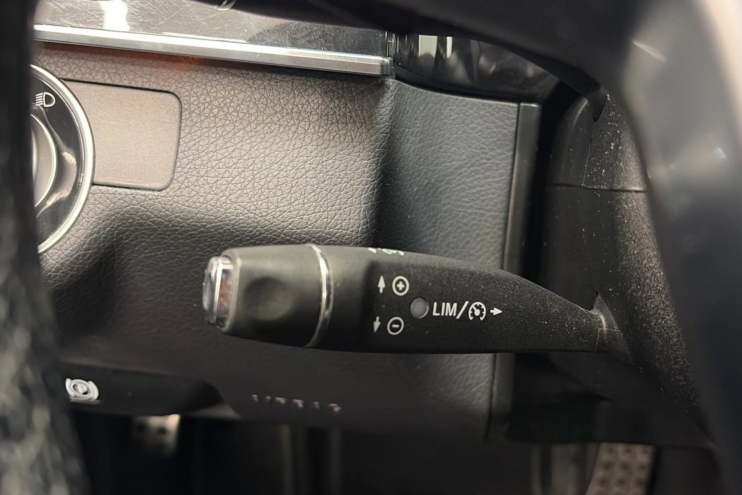 harmaa Mercedes-Benz E 2013 kuva 18.