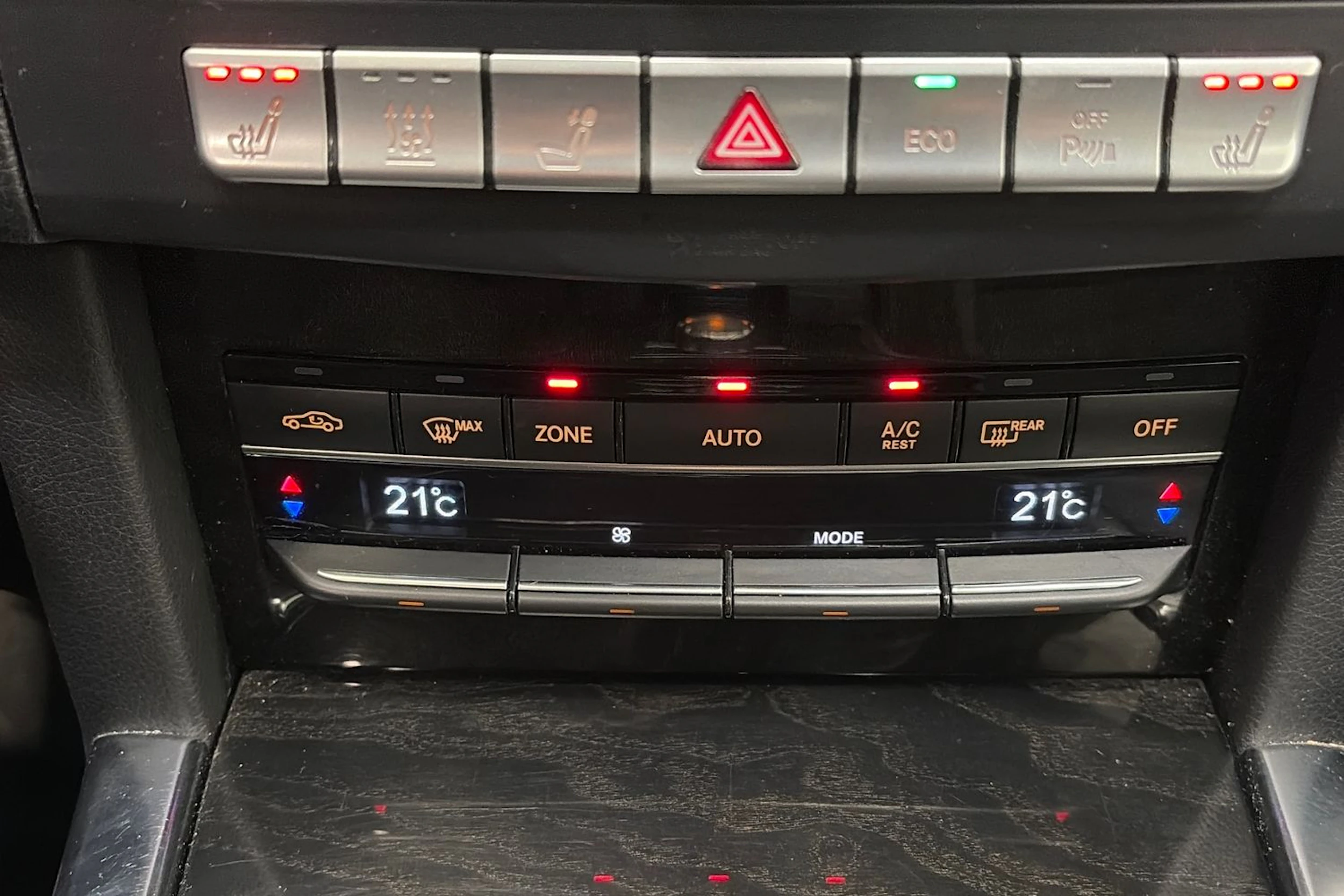 harmaa Mercedes-Benz E 2013 kuva 22.