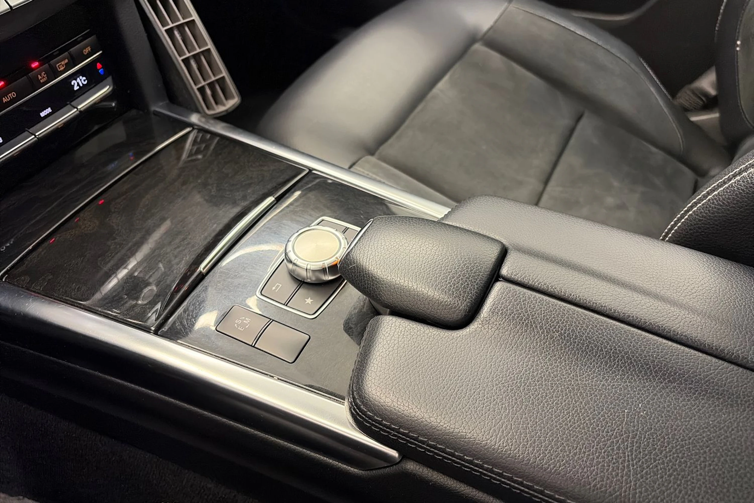 harmaa Mercedes-Benz E 2013 kuva 24.