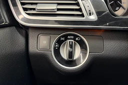 harmaa Mercedes-Benz E 2013 kuva 26.