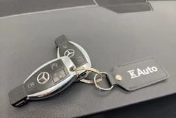 harmaa Mercedes-Benz E 2013 kuva 28.