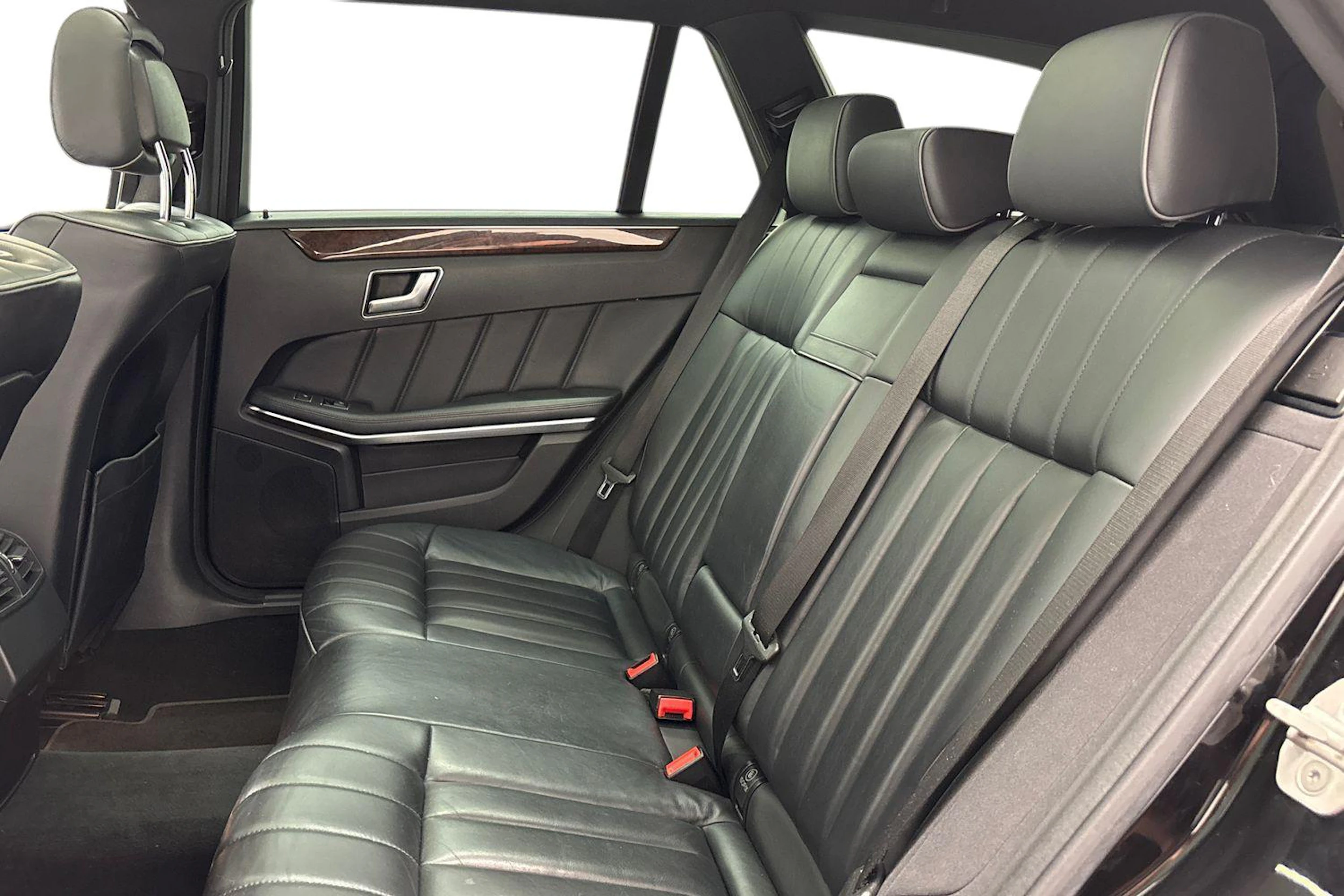 musta Mercedes-Benz E 2013 kuva 8.