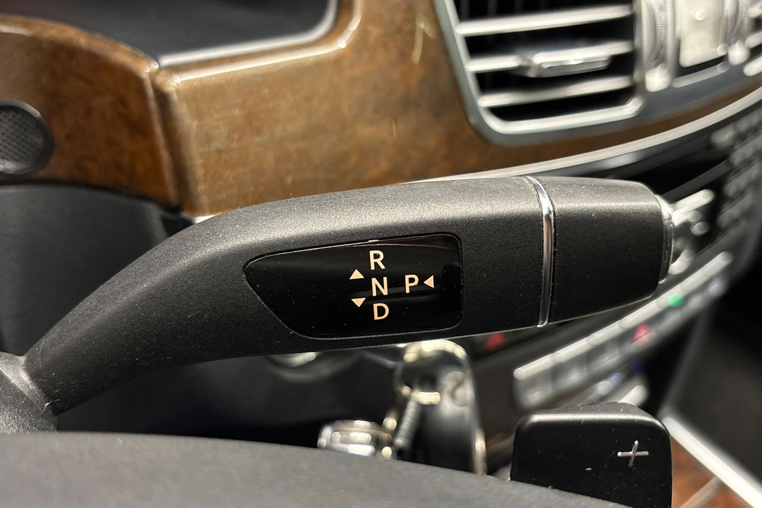 musta Mercedes-Benz E 2013 kuva 22.