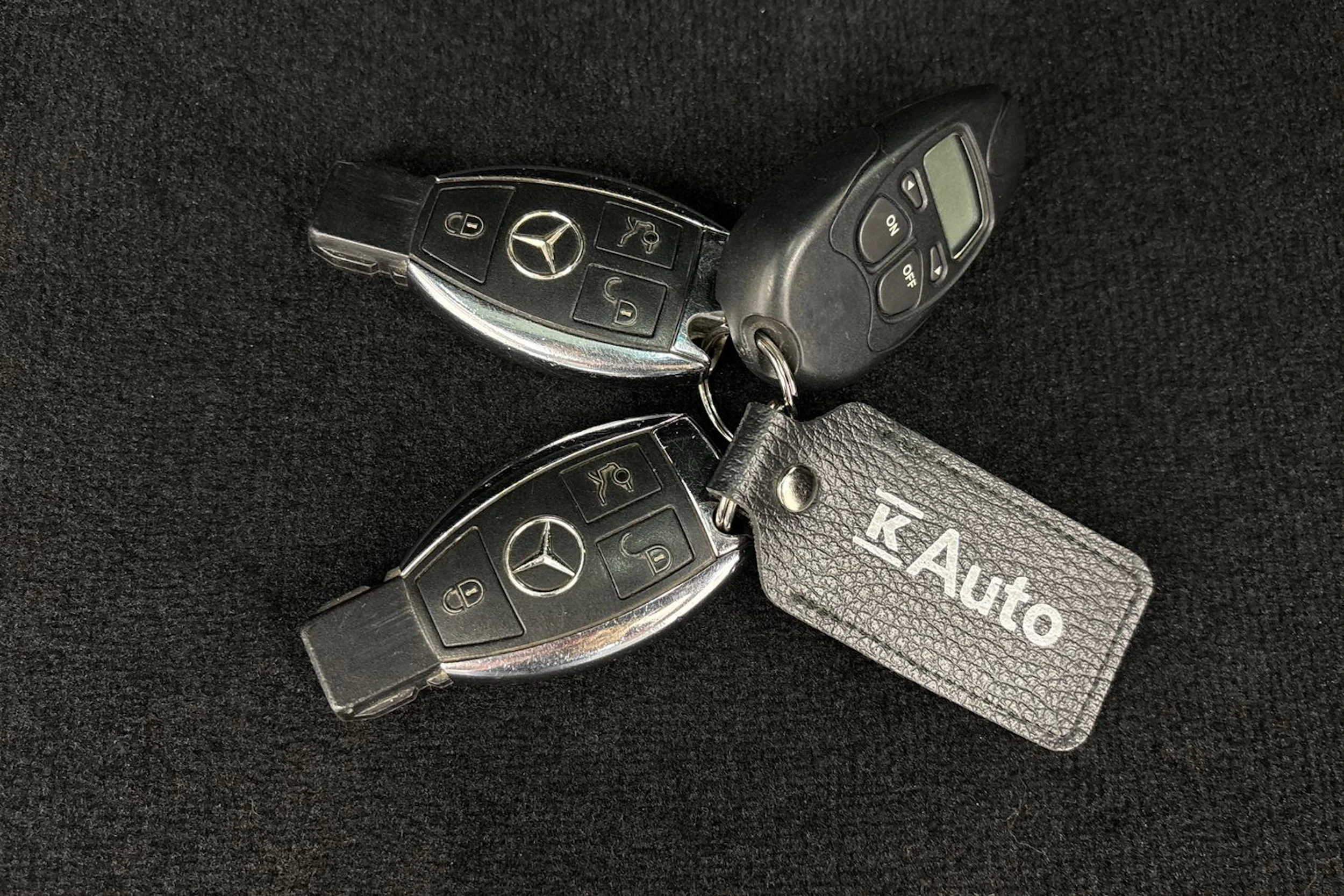 musta Mercedes-Benz E 2013 kuva 25.