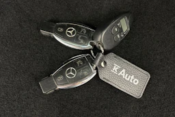 musta Mercedes-Benz E 2013 kuva 25.