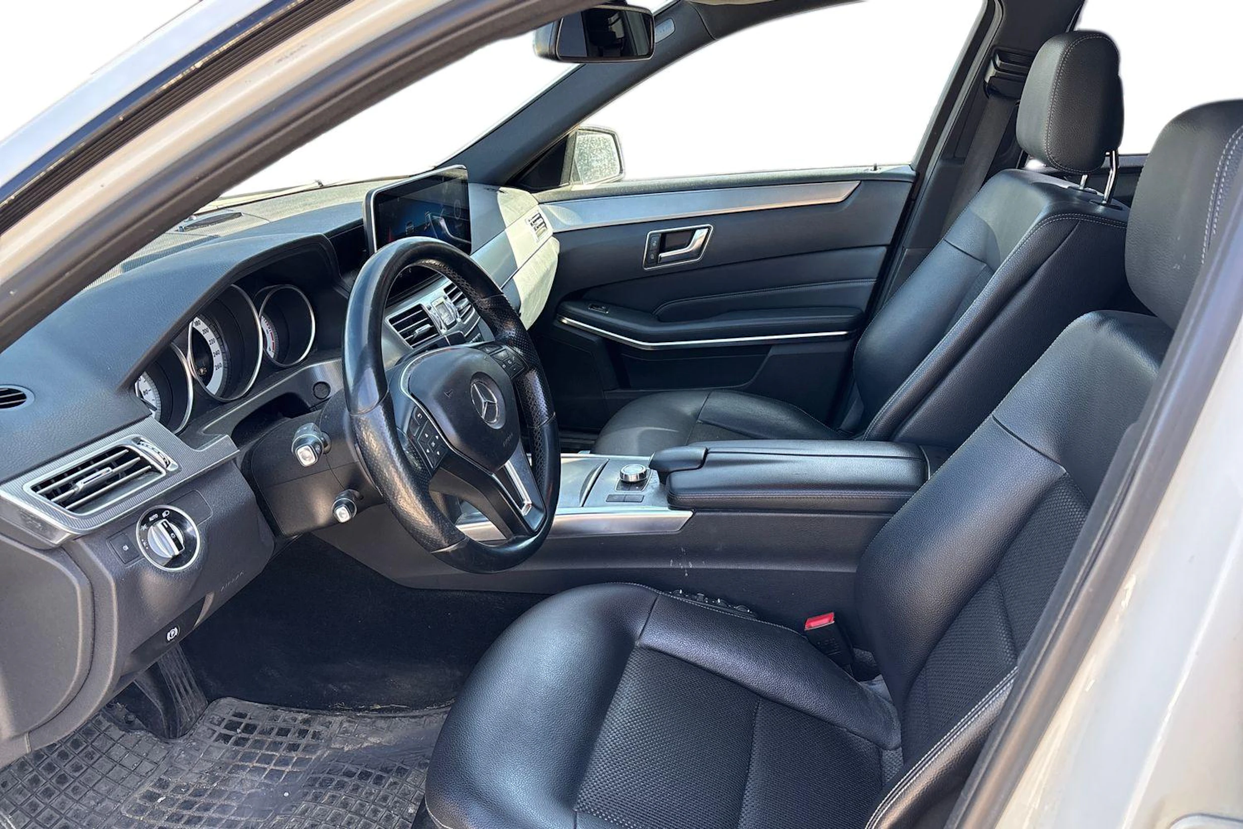 valkoinen Mercedes-Benz E 2013 kuva 3.