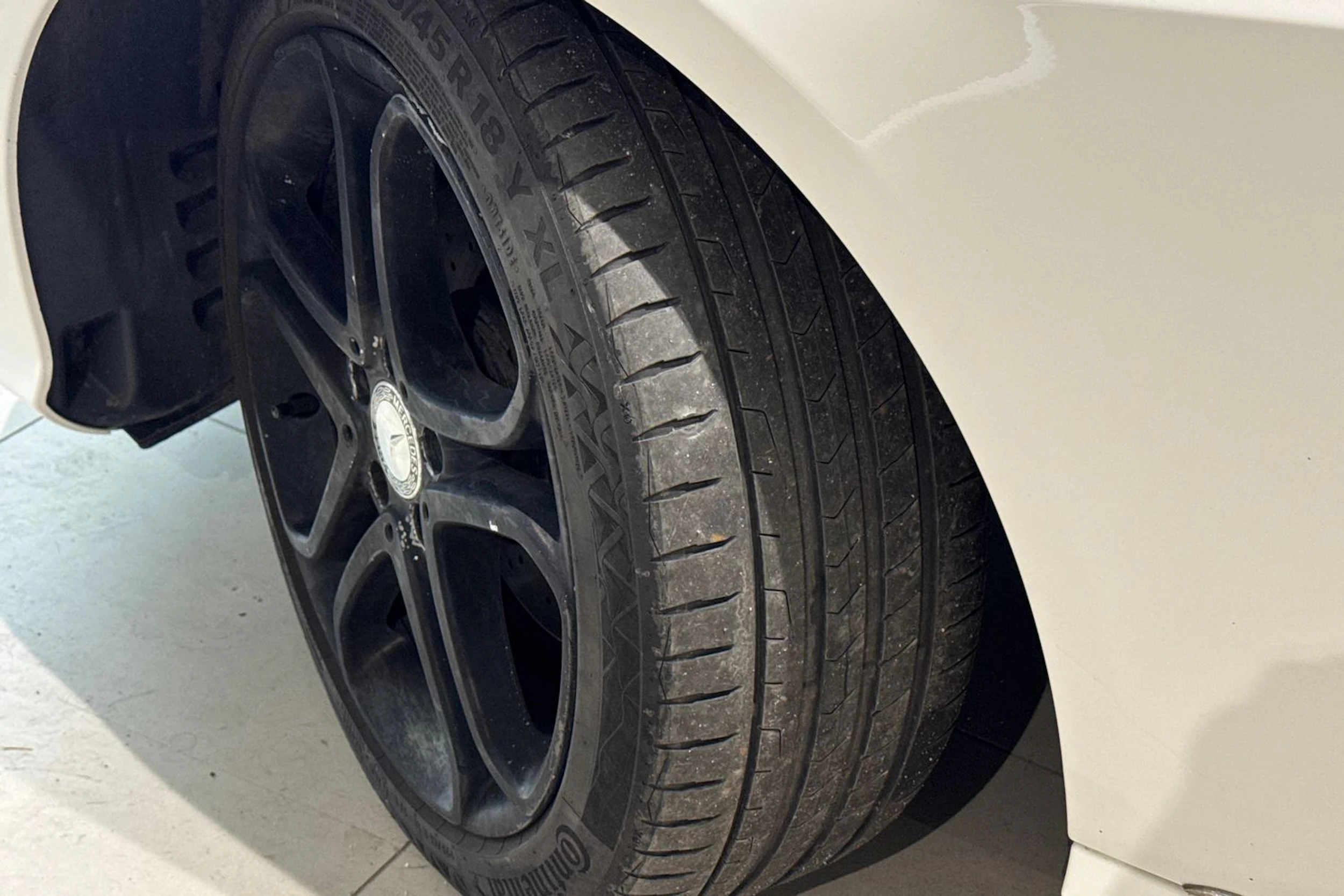 valkoinen Mercedes-Benz E 2013 kuva 13.