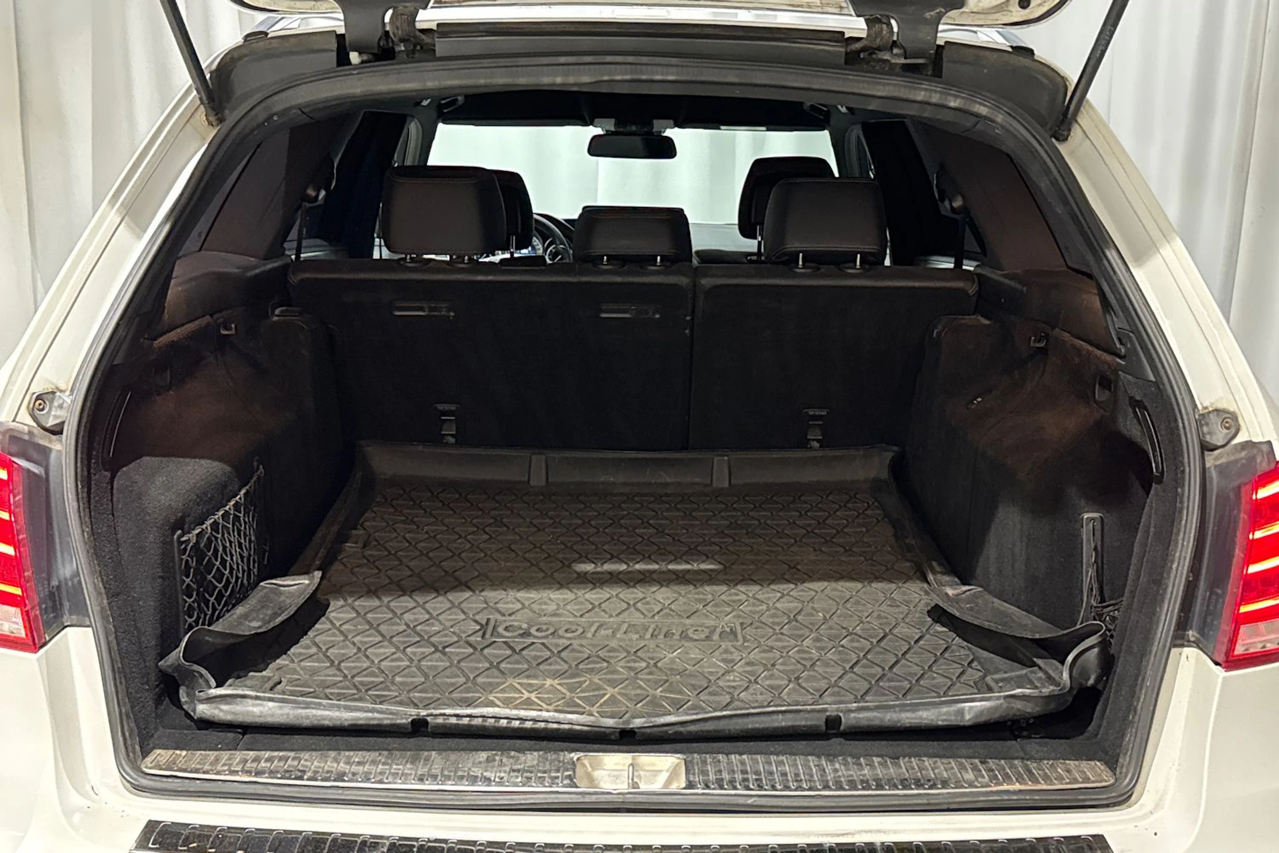 valkoinen Mercedes-Benz E 2013 kuva 15.