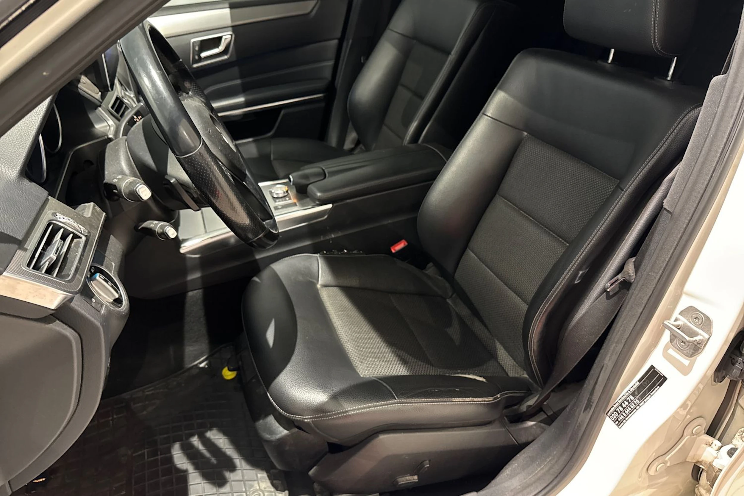 valkoinen Mercedes-Benz E 2013 kuva 18.