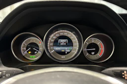 valkoinen Mercedes-Benz E 2013 kuva 21.