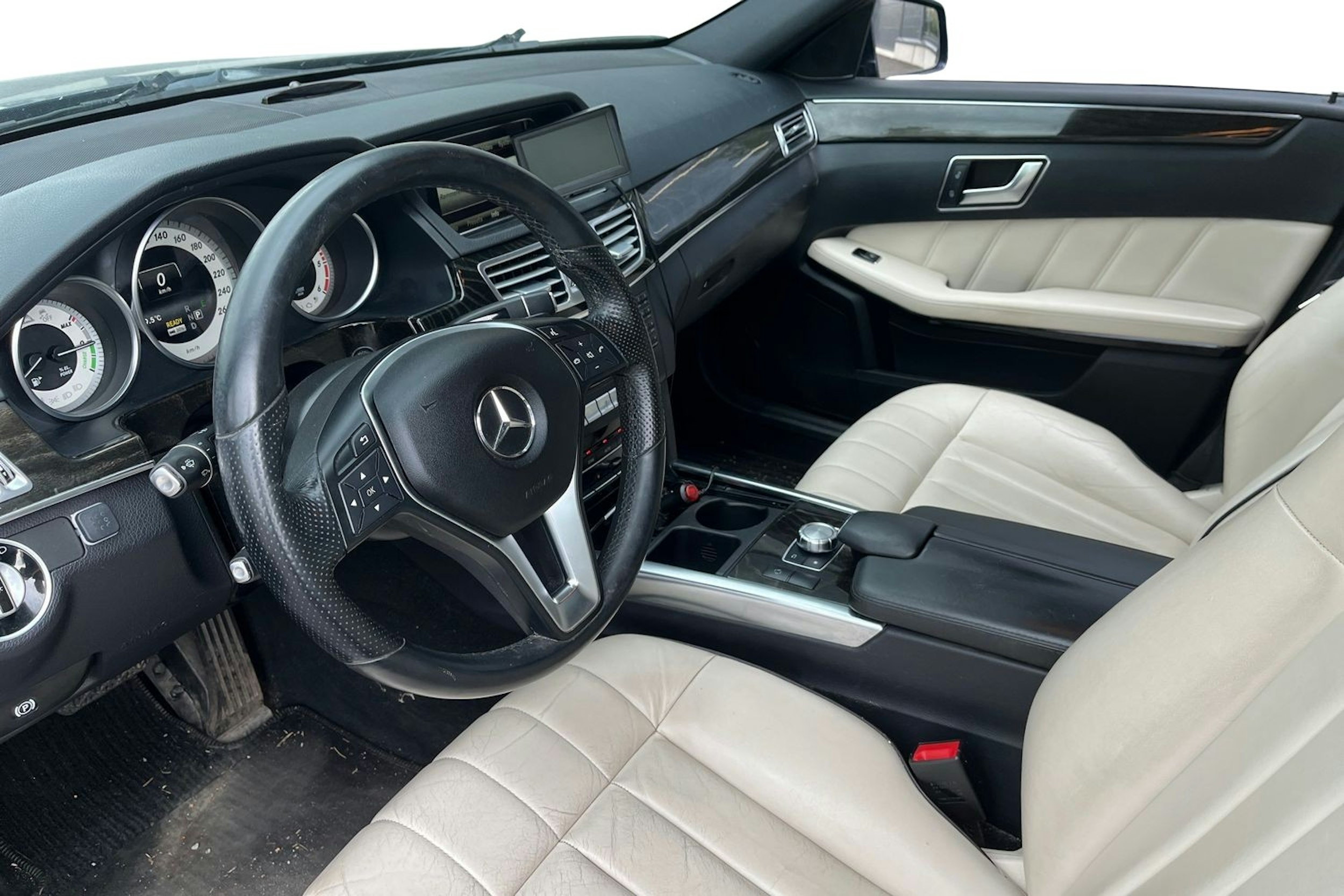 sininen Mercedes-Benz E 2013 kuva 3.