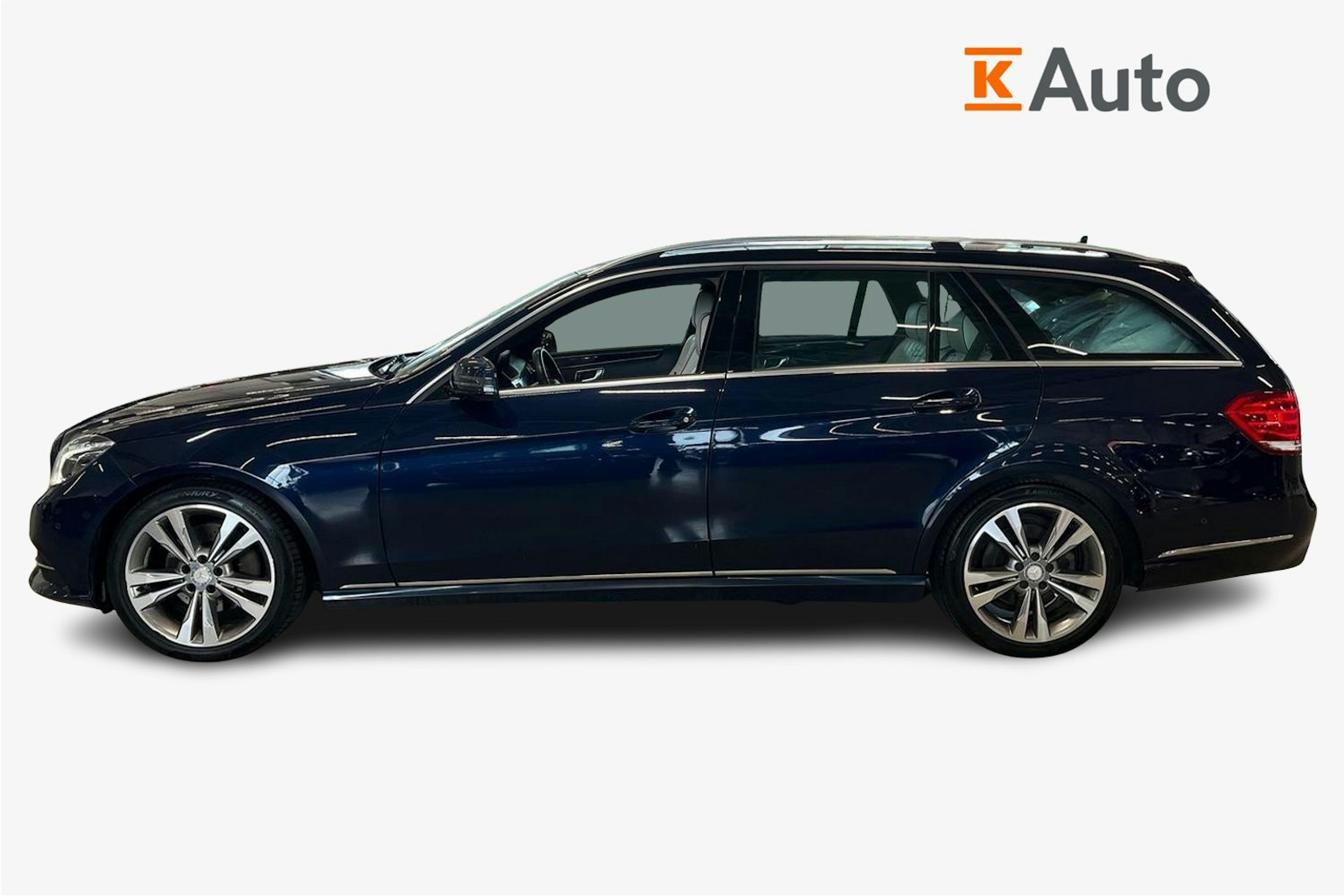 sininen Mercedes-Benz E 2013 kuva 6.