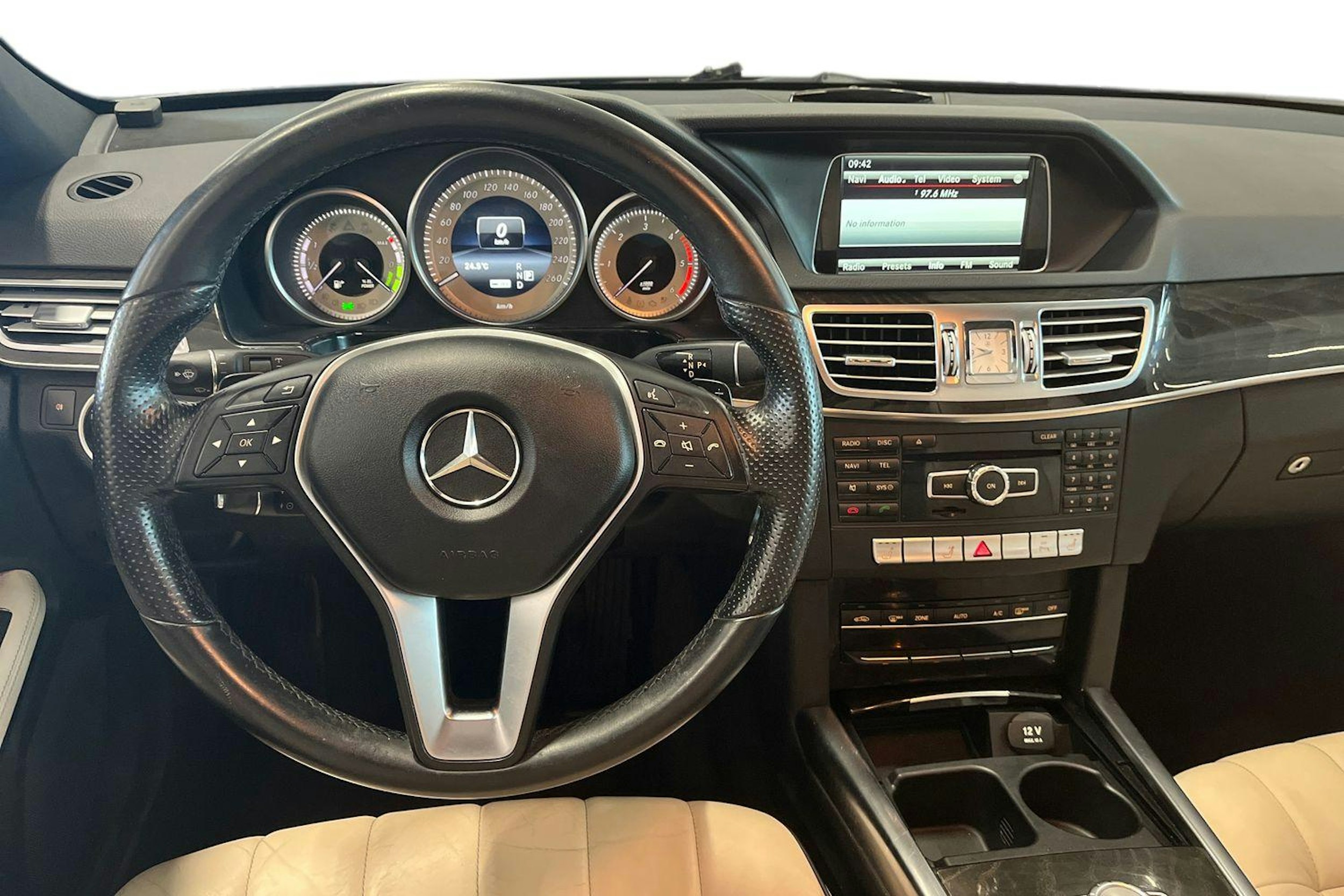 sininen Mercedes-Benz E 2013 kuva 9.
