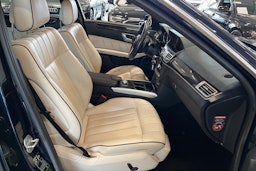sininen Mercedes-Benz E 2013 kuva 15.