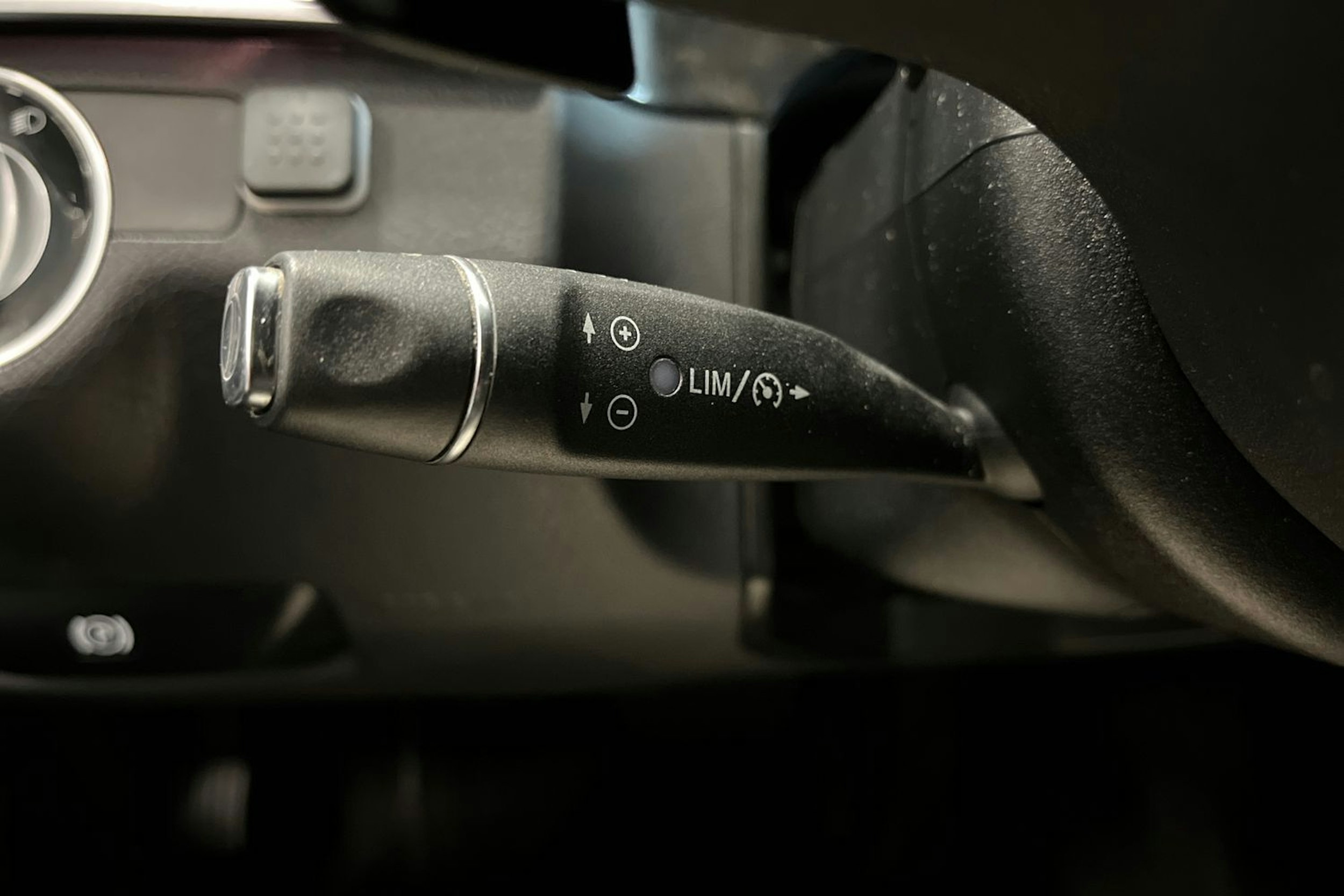 sininen Mercedes-Benz E 2013 kuva 23.