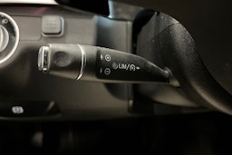 sininen Mercedes-Benz E 2013 kuva 23.