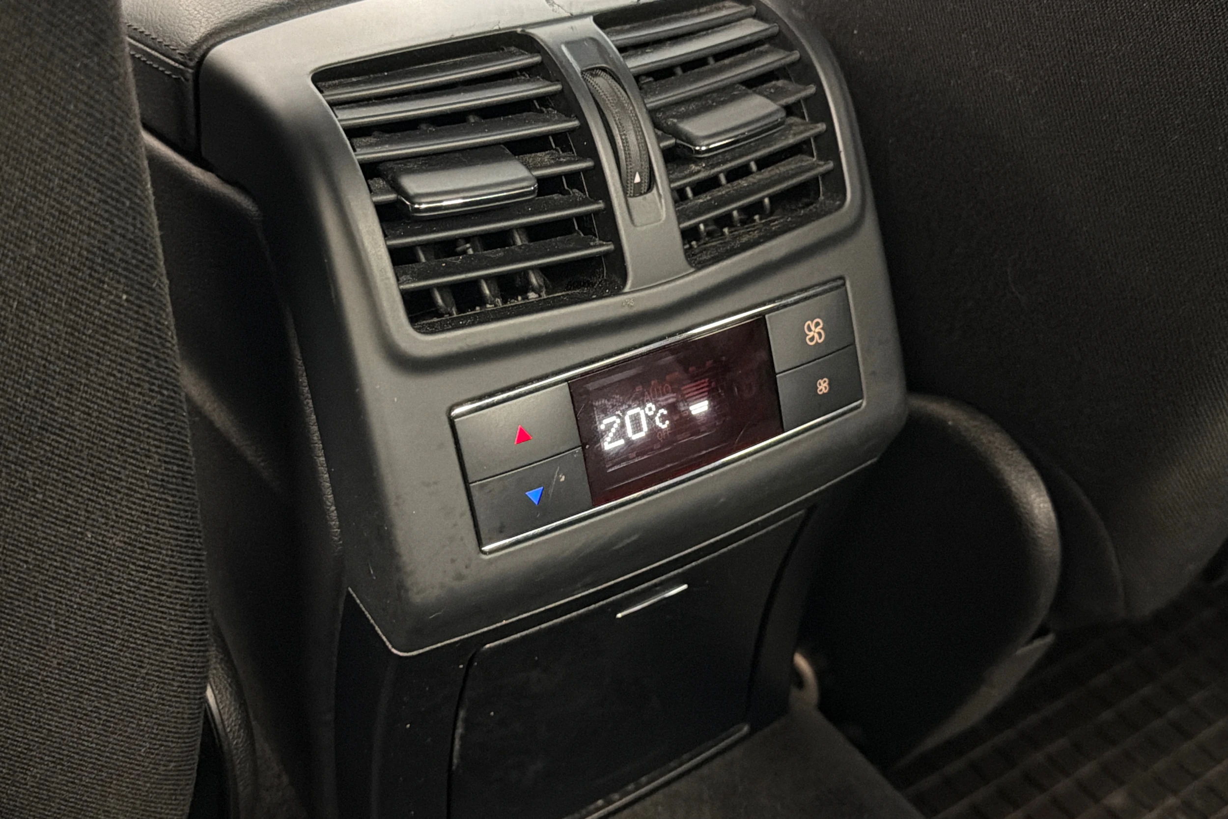 Mercedes-Benz E 2013 kuva 13.