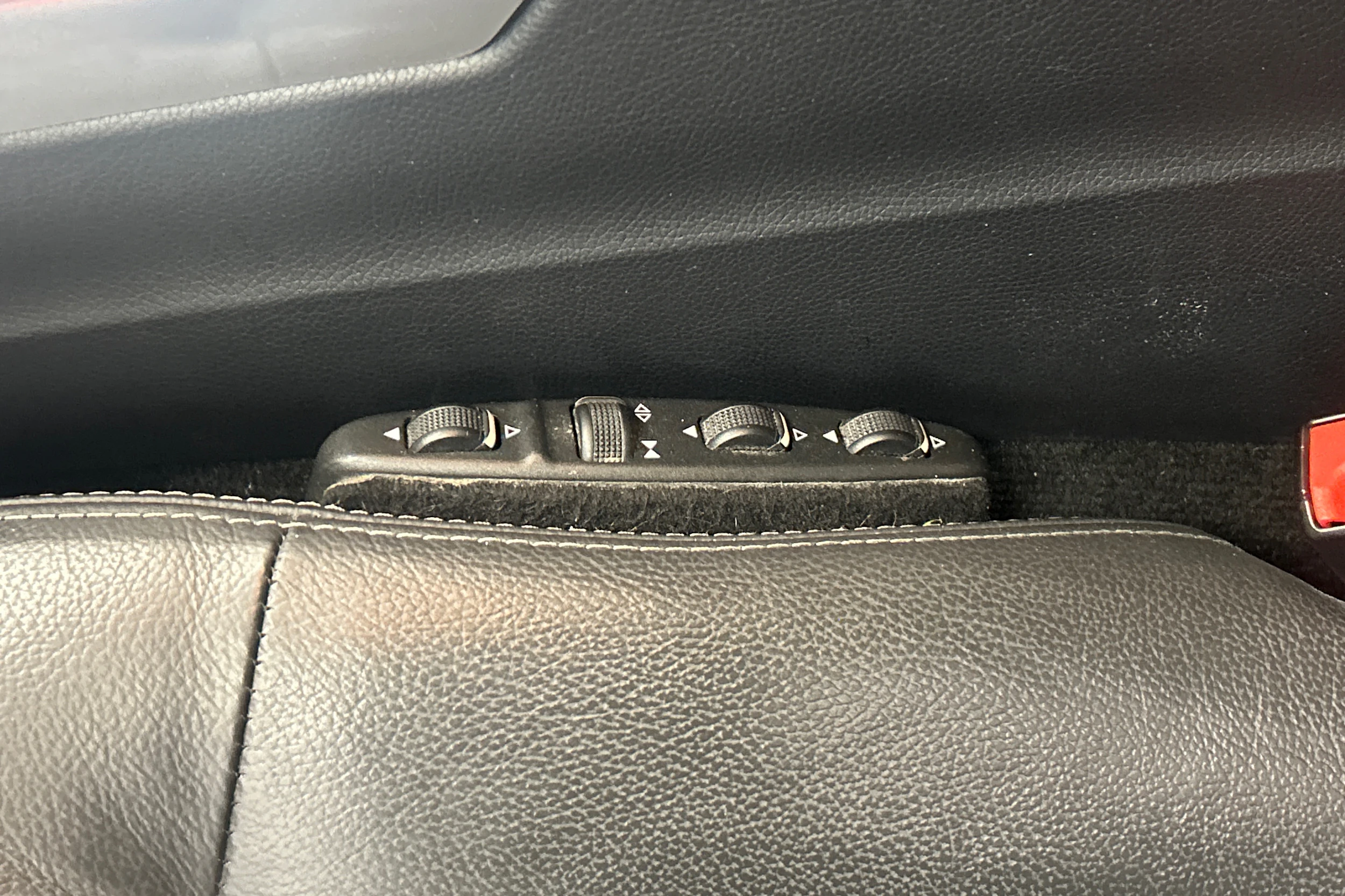 Valkoinen Mercedes-Benz E 2013 kuva 12.
