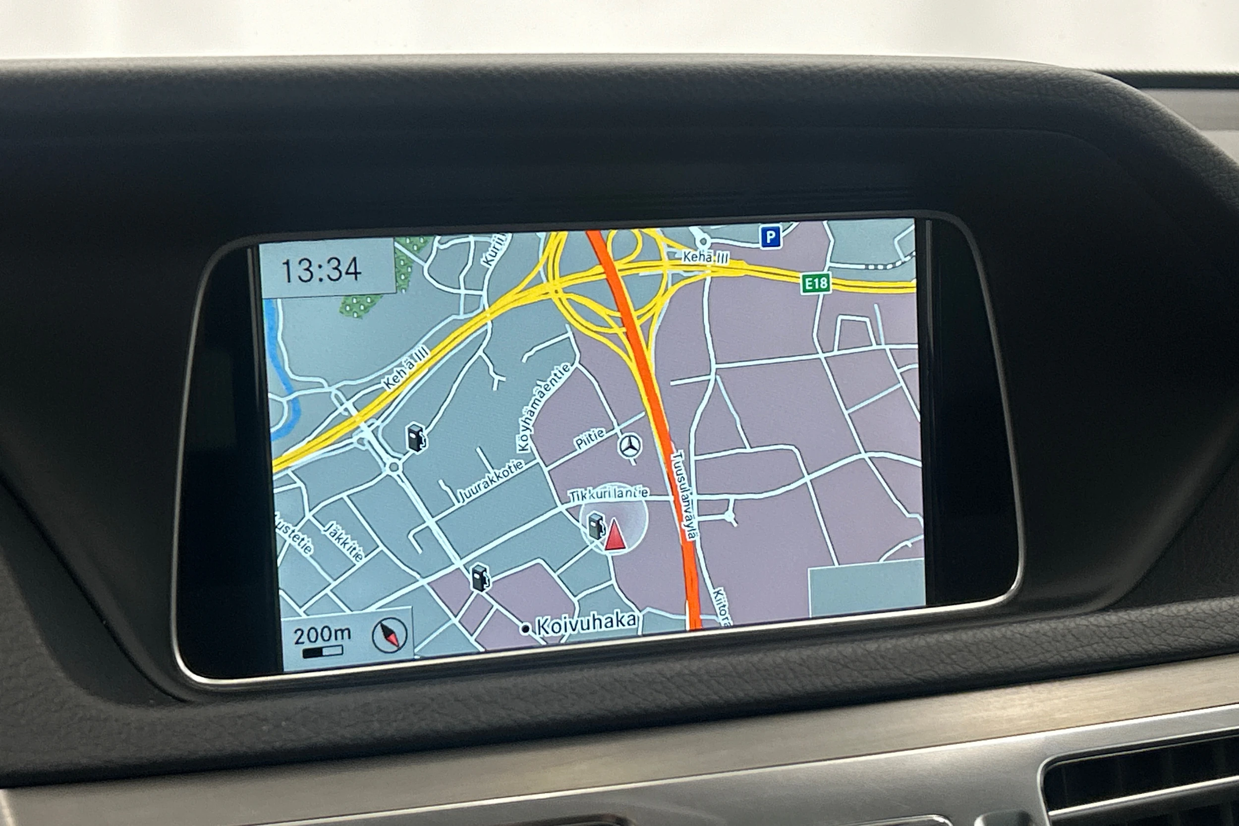 Valkoinen Mercedes-Benz E 2013 kuva 20.