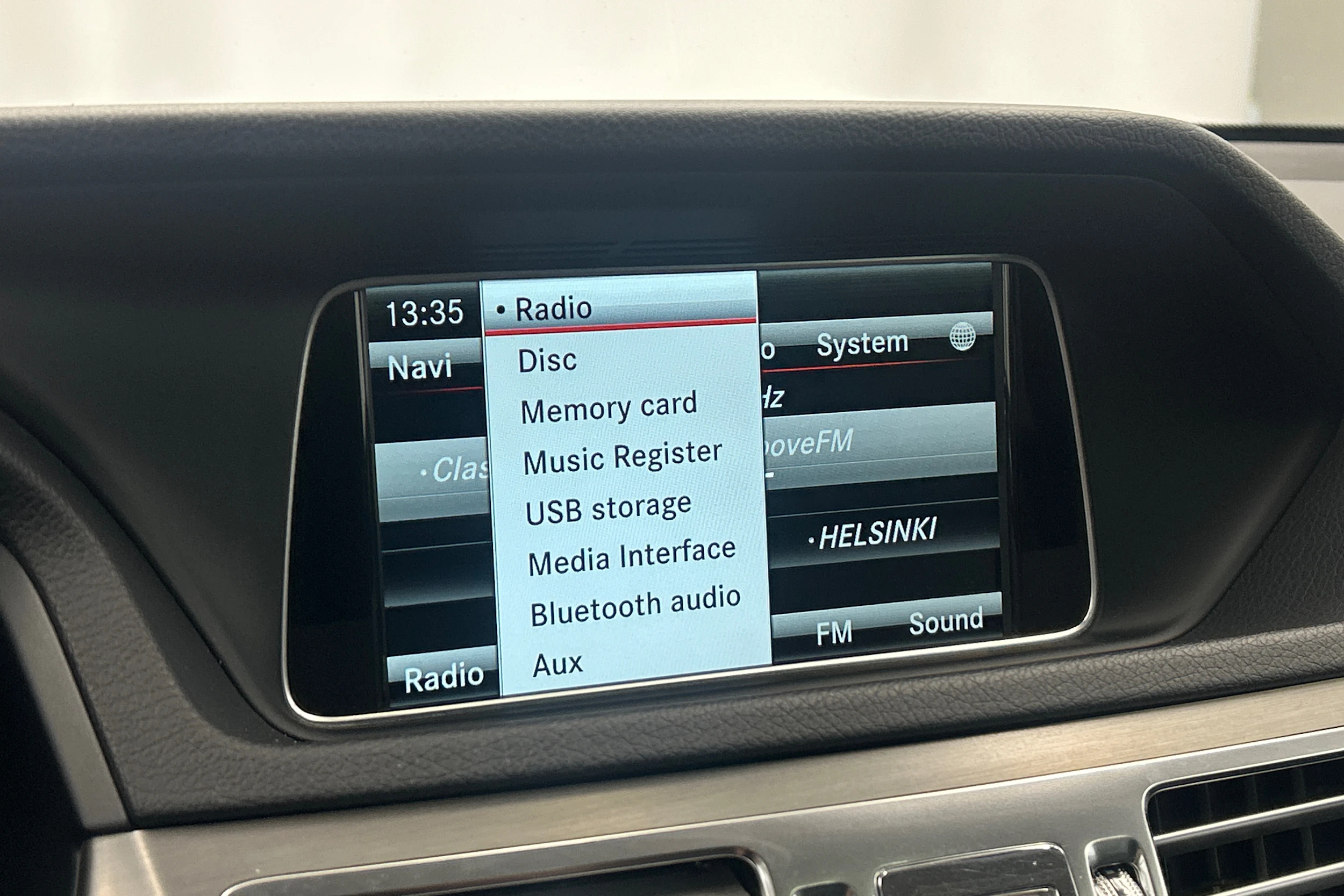 Valkoinen Mercedes-Benz E 2013 kuva 22.