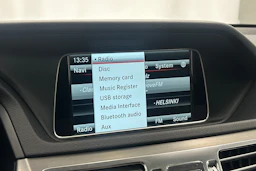 Valkoinen Mercedes-Benz E 2013 kuva 22.