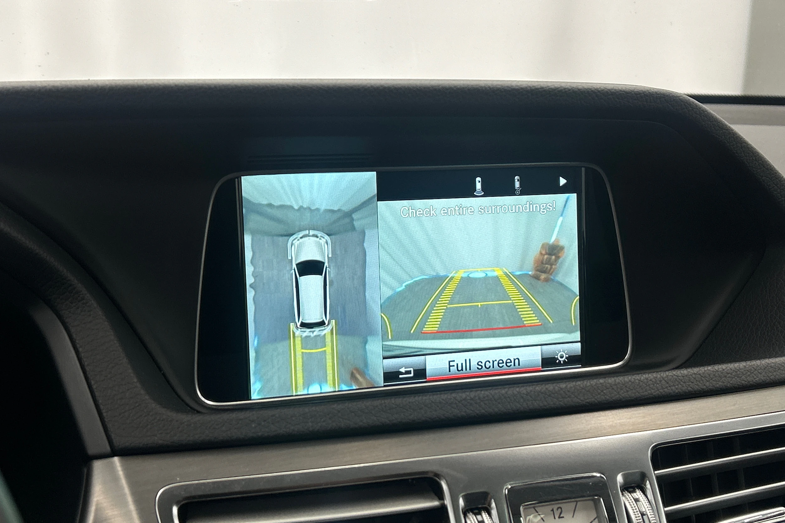 Valkoinen Mercedes-Benz E 2013 kuva 23.