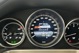 Valkoinen Mercedes-Benz E 2013 kuva 24.