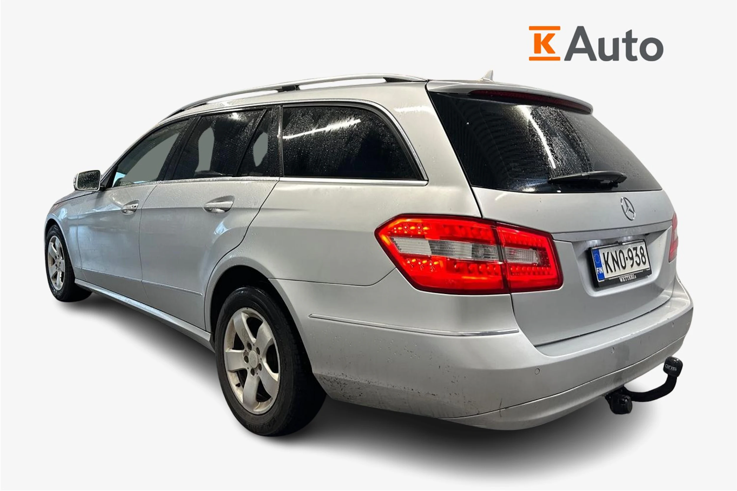 harmaa Mercedes-Benz E 2013 kuva 2.