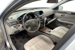 harmaa Mercedes-Benz E 2013 kuva 3.