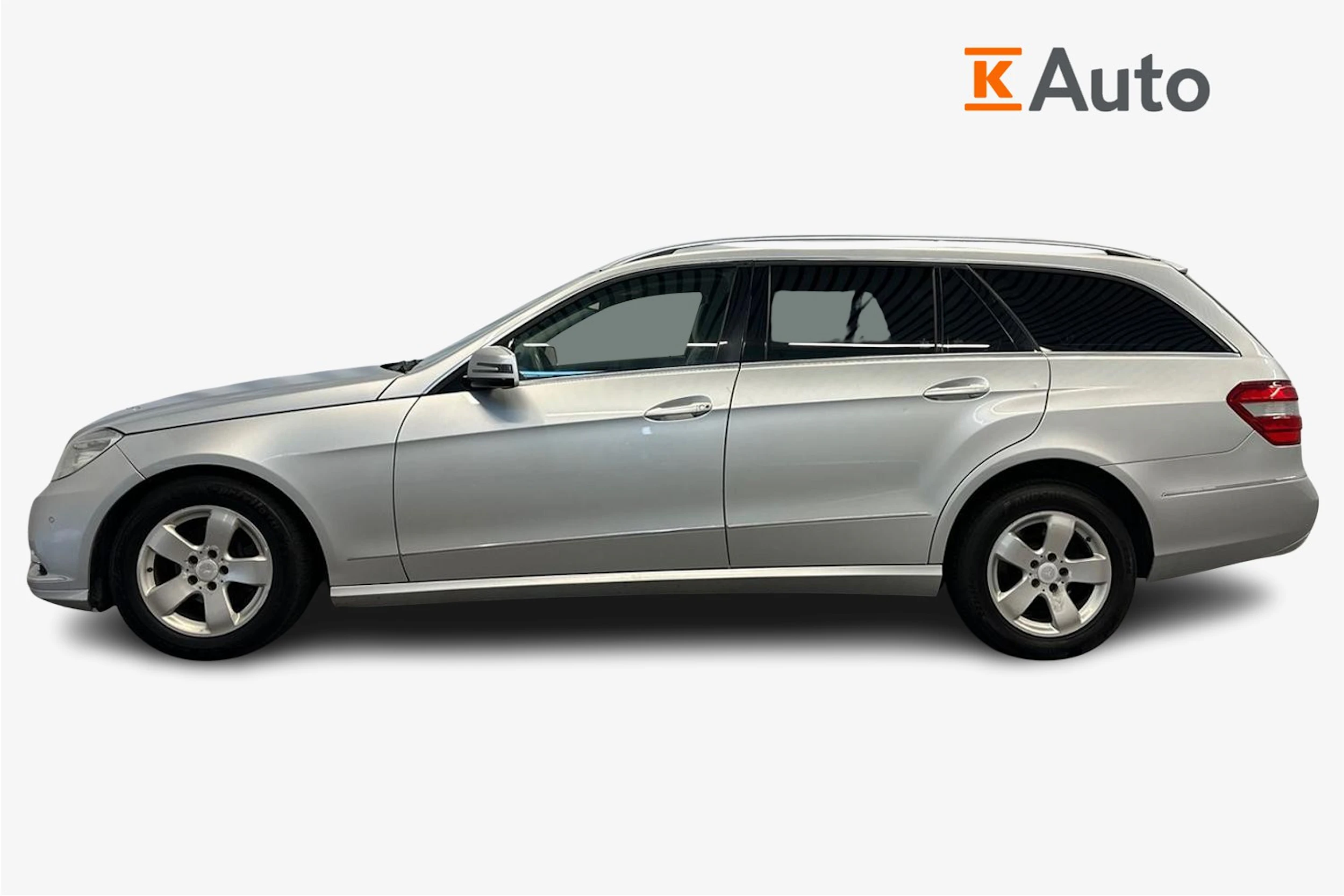 harmaa Mercedes-Benz E 2013 kuva 5.